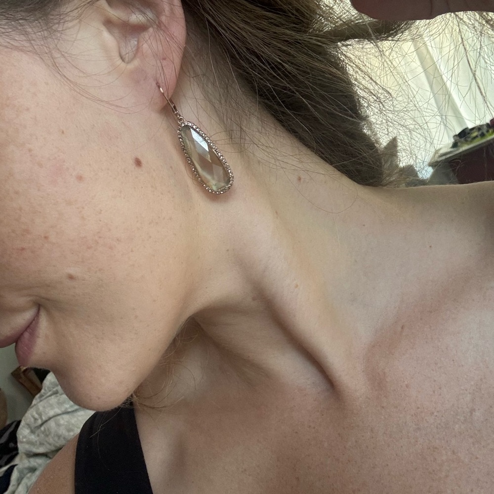 Elegant Gold Teardrop Earrings